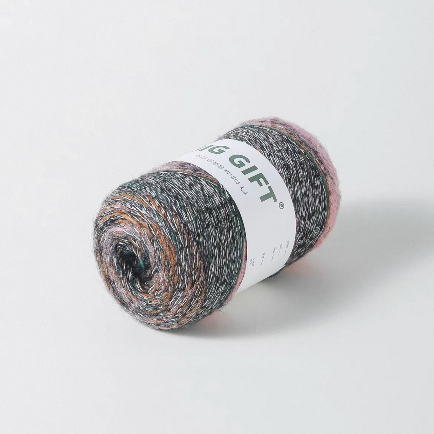 Hand-Dyed Gradient Mohair Wool Yarn – Chunky Multi-Strand for Bags, Hats & Outerwear 300g