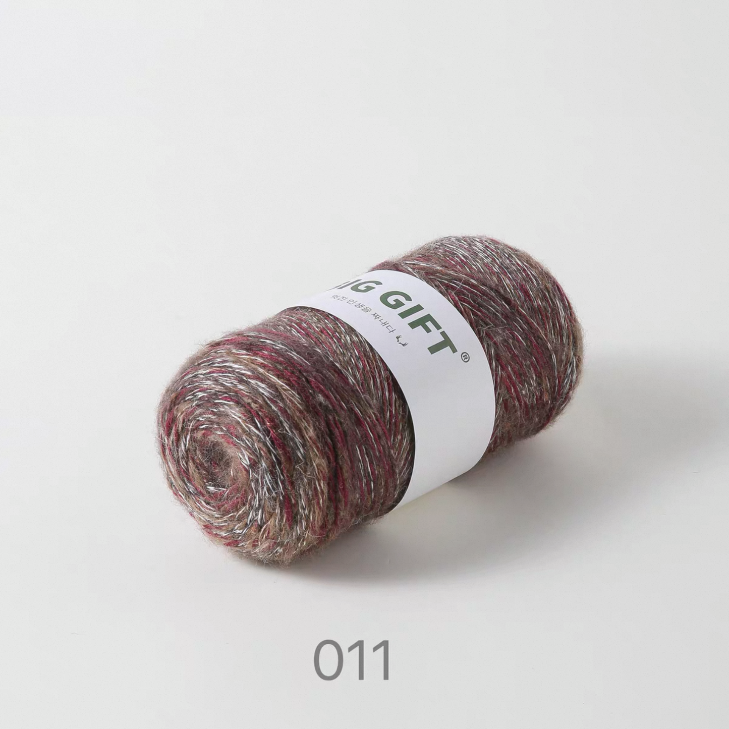 Hand-Dyed Gradient Mohair Wool Yarn – Chunky Multi-Strand for Bags, Hats & Outerwear 300g