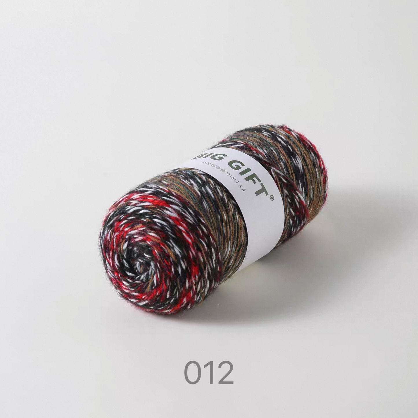 Hand-Dyed Gradient Mohair Wool Yarn – Chunky Multi-Strand for Bags, Hats & Outerwear 300g
