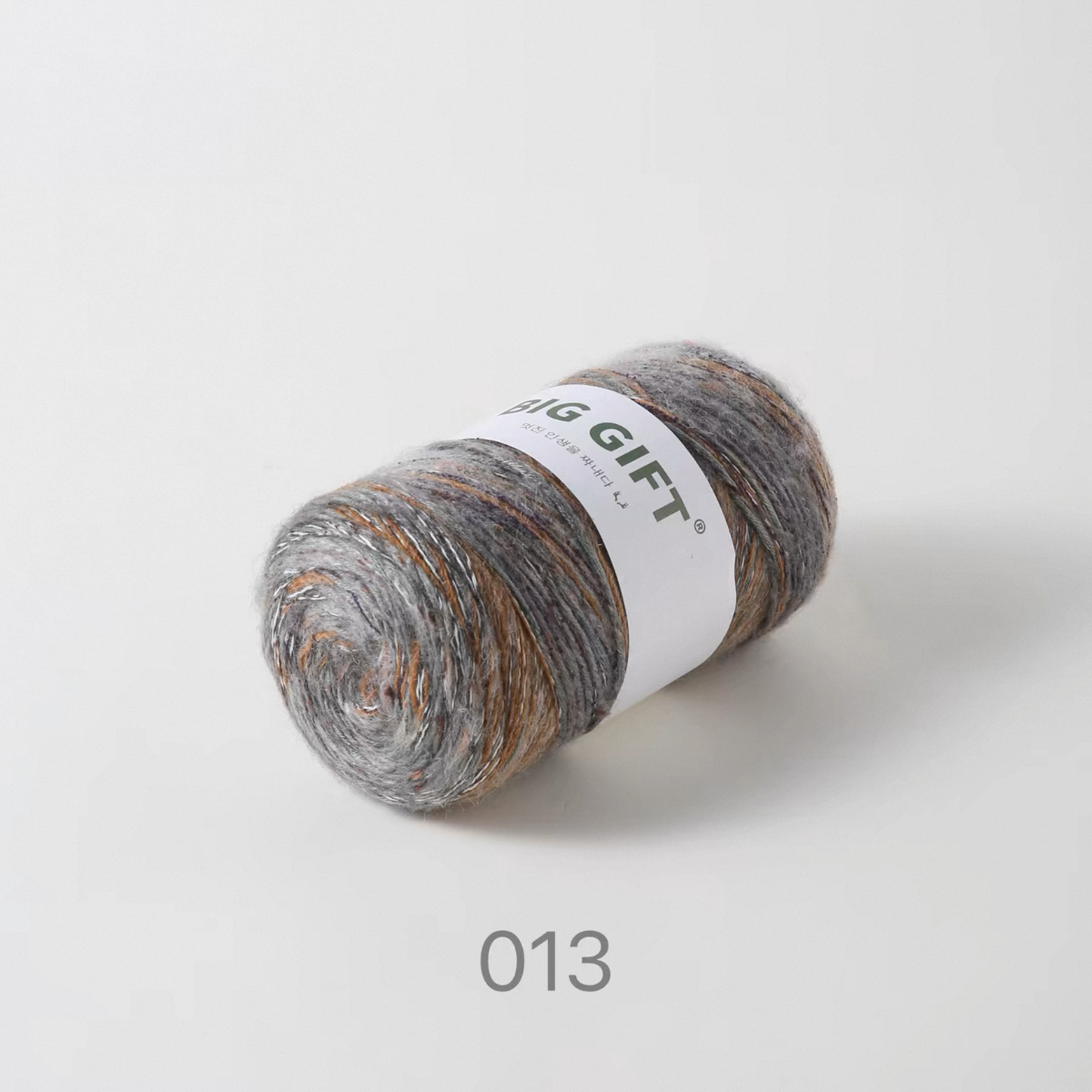 Hand-Dyed Gradient Mohair Wool Yarn – Chunky Multi-Strand for Bags, Hats & Outerwear 300g