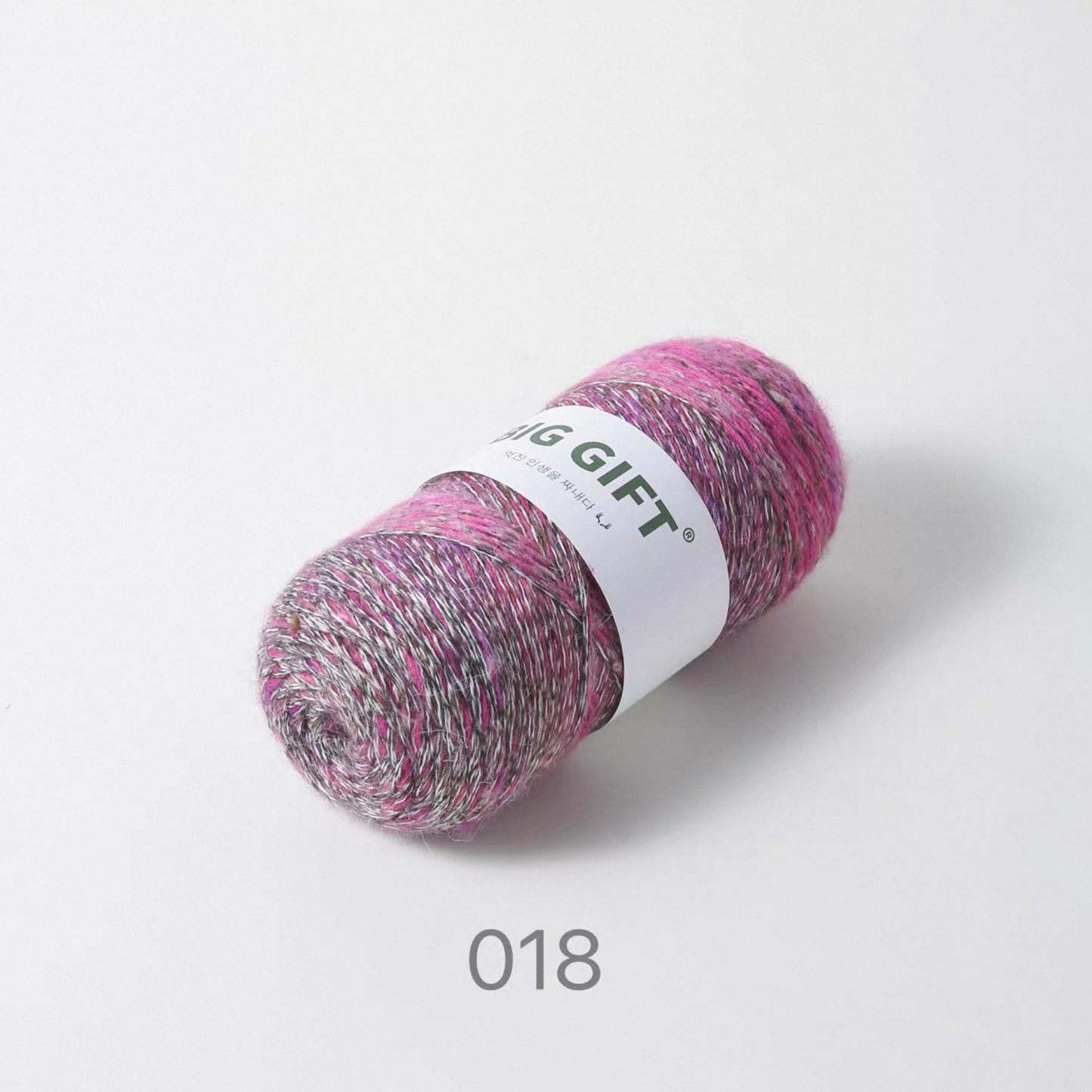 Hand-Dyed Gradient Mohair Wool Yarn – Chunky Multi-Strand for Bags, Hats & Outerwear 300g