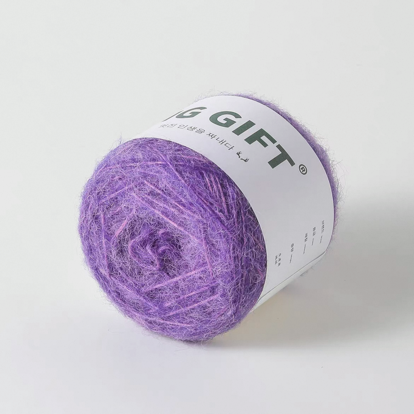 Long-Hair Hollow Mohair-Effect Yarn – Mid-Weight, Skin-Friendly & Structured (50g)