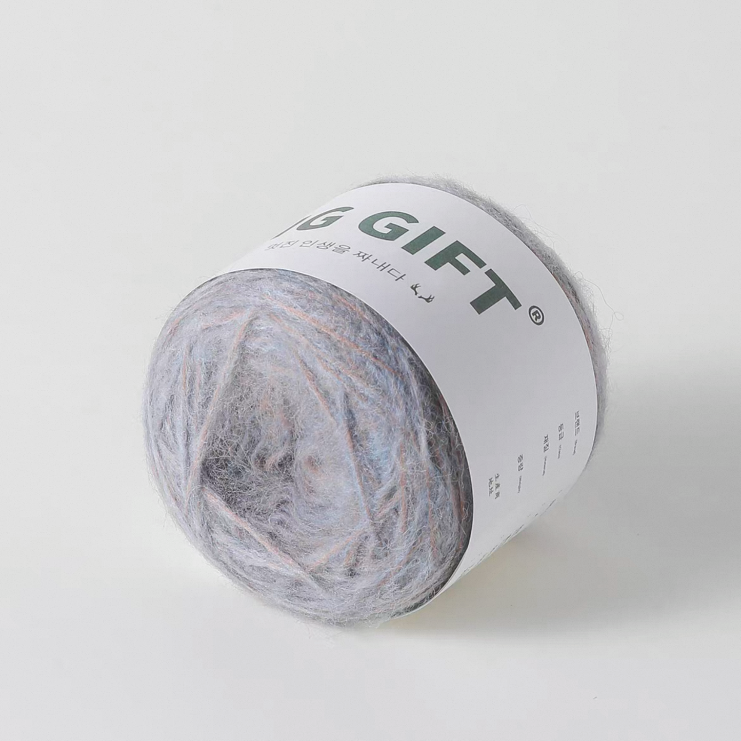 Long-Hair Hollow Mohair-Effect Yarn – Mid-Weight, Skin-Friendly & Structured (50g)
