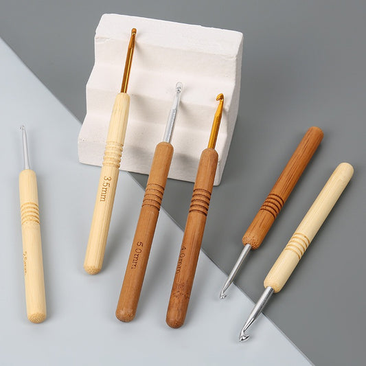 Bamboo Handle Crochet Hook Set – 9pcs Gold/Silver Aluminium Hooks (2.0mm–6.0mm)