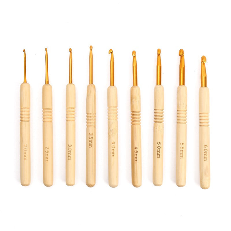 Bamboo Handle Crochet Hook Set – 9pcs Gold/Silver Aluminium Hooks (2.0mm–6.0mm)
