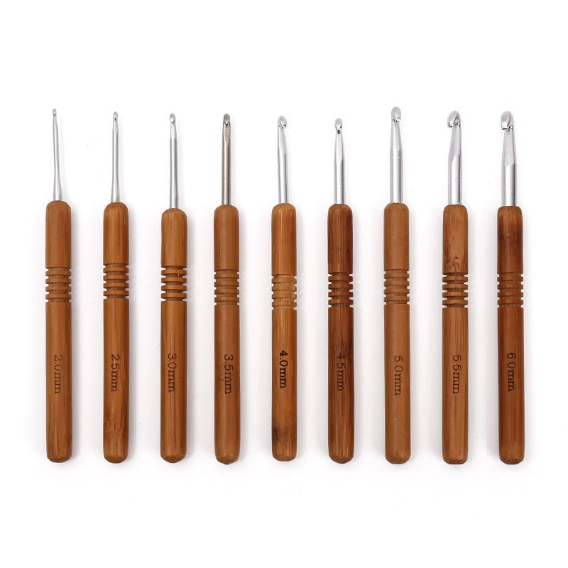 Bamboo Handle Crochet Hook Set – 9pcs Gold/Silver Aluminium Hooks (2.0mm–6.0mm)