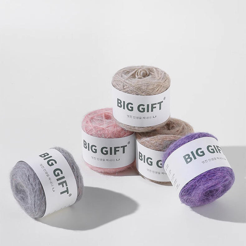 Long-Hair Hollow Mohair-Effect Yarn – Mid-Weight, Skin-Friendly & Structured (50g)