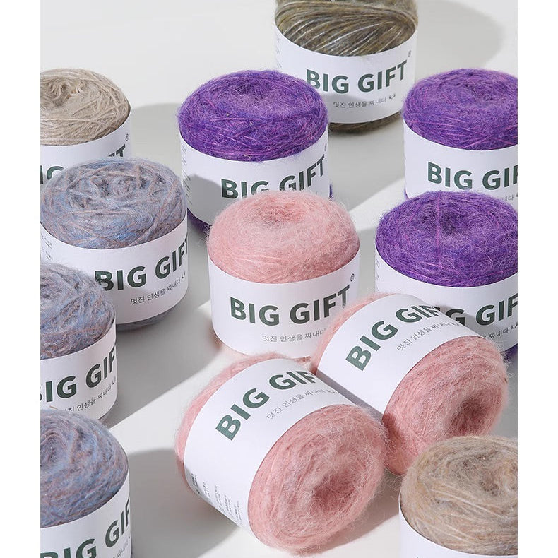 Long-Hair Hollow Mohair-Effect Yarn – Mid-Weight, Skin-Friendly & Structured (50g)
