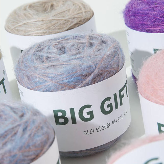 Long-Hair Hollow Mohair-Effect Yarn – Mid-Weight, Skin-Friendly & Structured (50g)